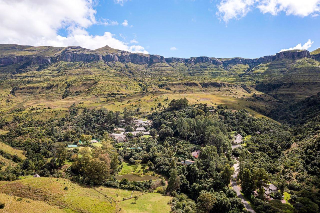 Cavern Resort & Spa Bergville Bagian luar foto