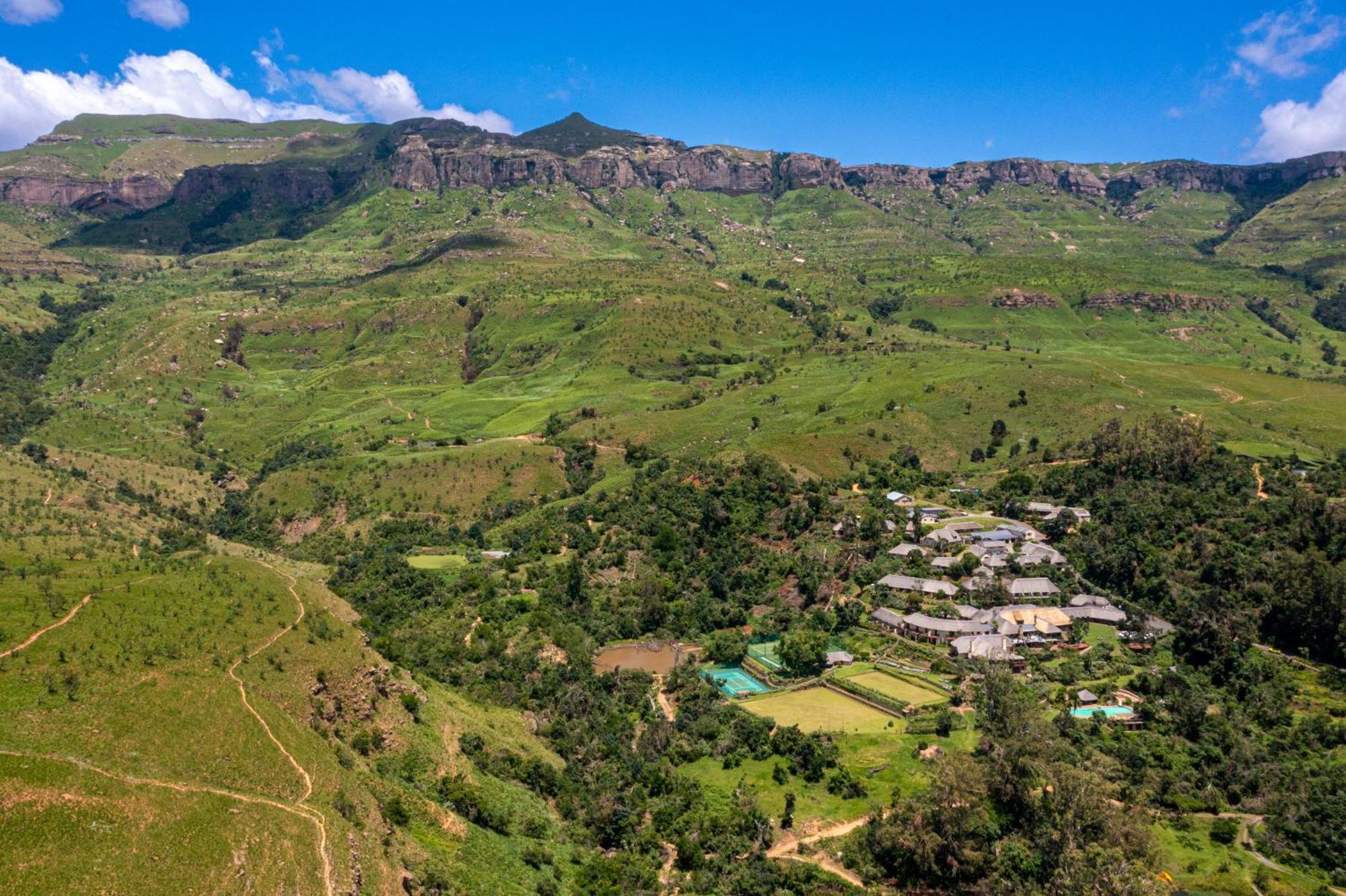 Cavern Resort & Spa Bergville Bagian luar foto