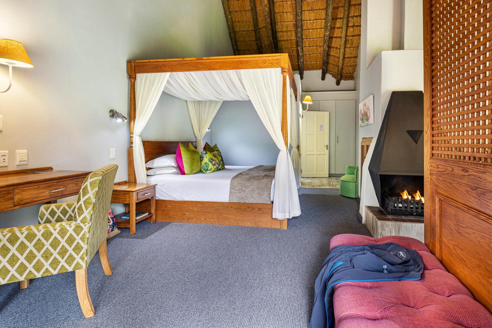 Cavern Resort & Spa Bergville Bagian luar foto
