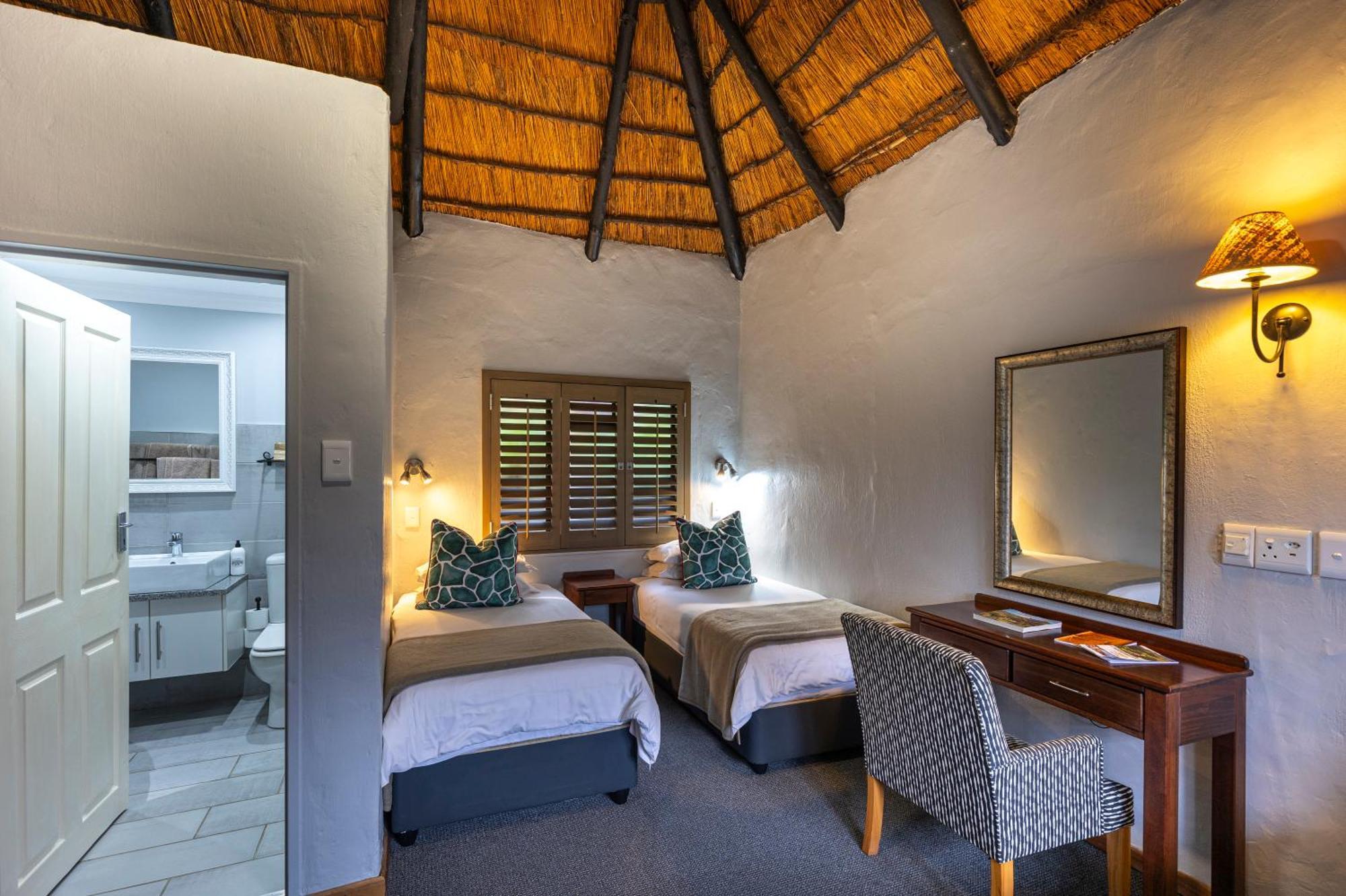 Cavern Resort & Spa Bergville Bagian luar foto