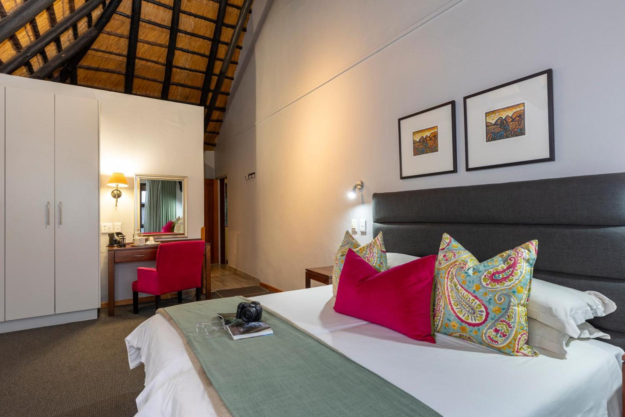 Cavern Resort & Spa Bergville Bagian luar foto